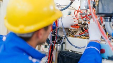 成為高級工業機器人工程師的三個階段與計算機網絡工程的設計與維修